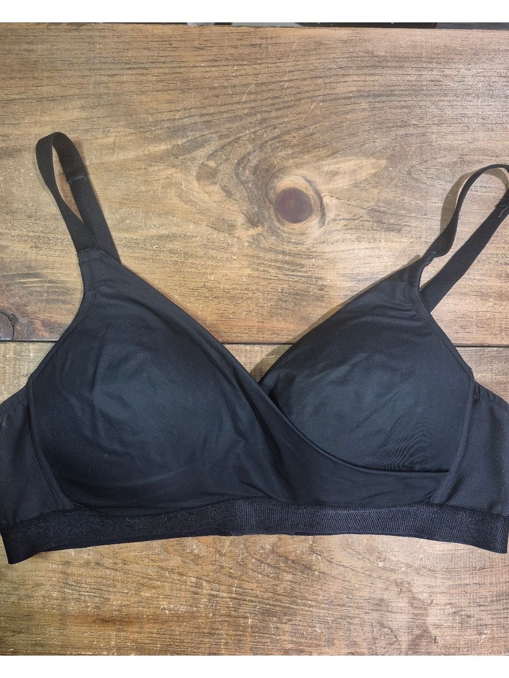 Deesse Wireless Mesh Crossfront Black Bra 42B
